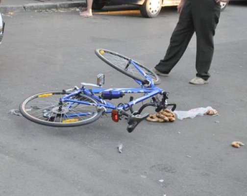 Biciclist, accidentat de un şofer băut